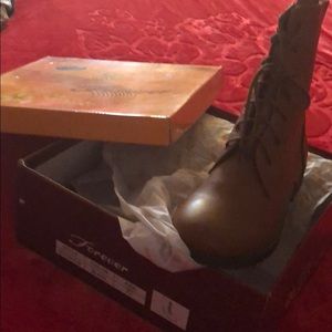 New pair of boots, never used